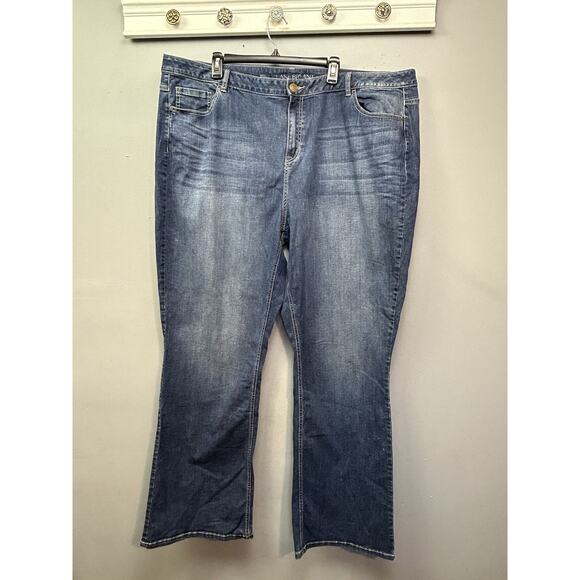 Lane Bryant Mid-Rise Boot Cut‎ Jeans Women’s Size 28 Long Tall Denim Blue - Picture 1 of 8
